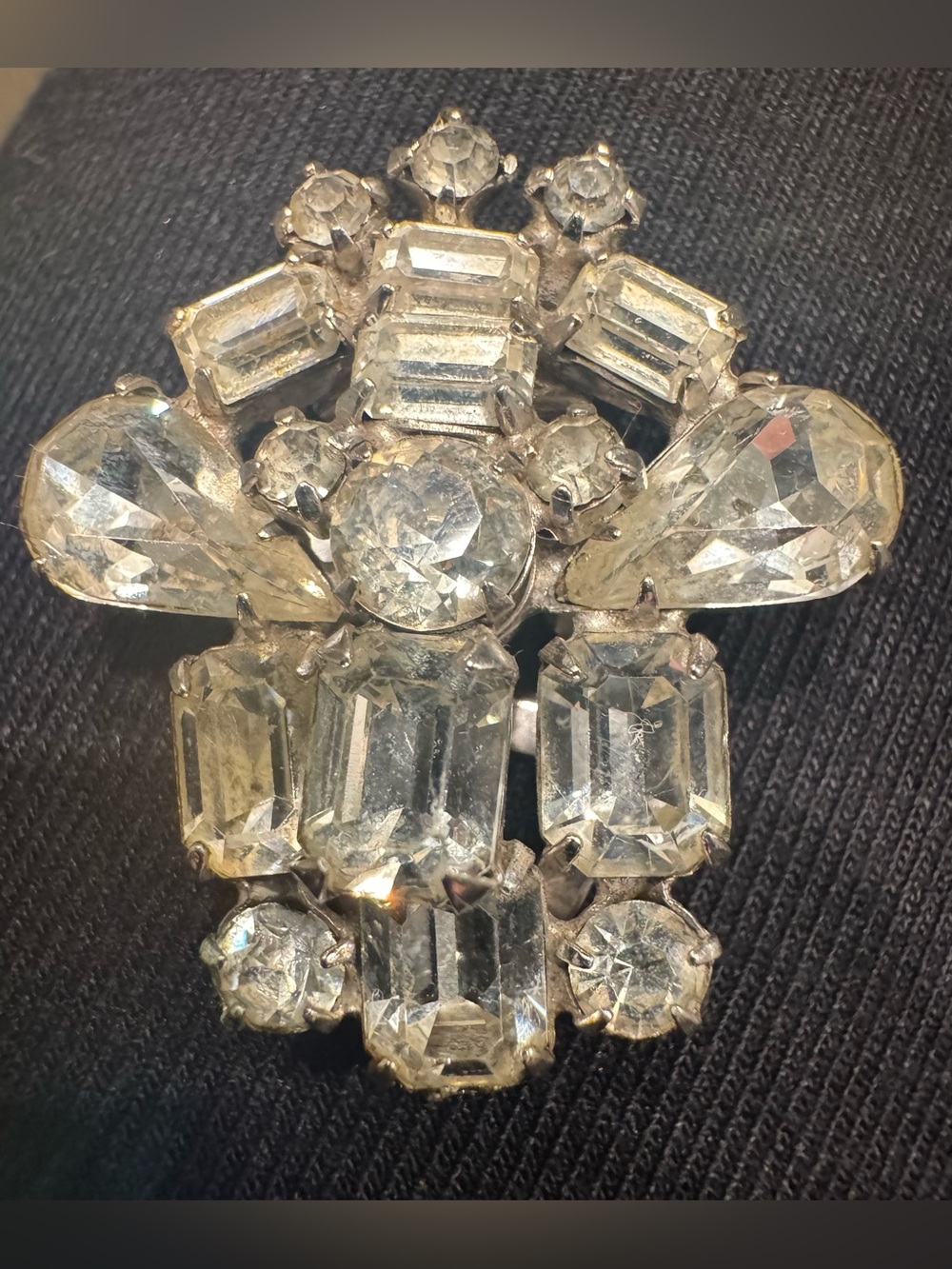 Weiss vintage Beautiful crystal clip